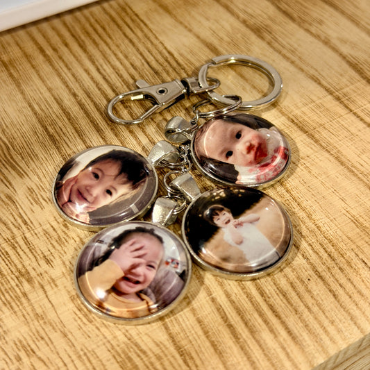 Four pendant photo keychain